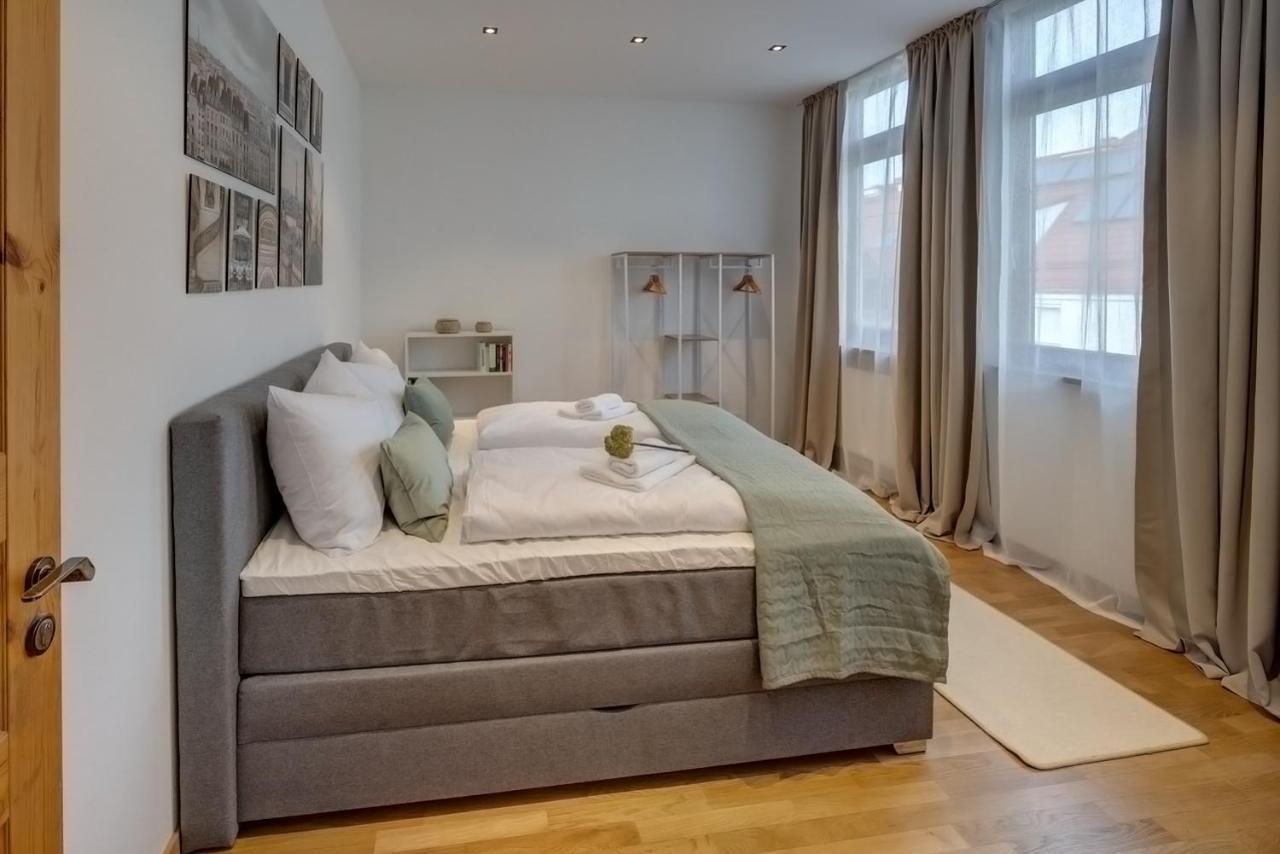 Kaza Guesthouse, Centrally Located 2 & 3 Bedroom Apartments In اوغسبورغ المظهر الخارجي الصورة