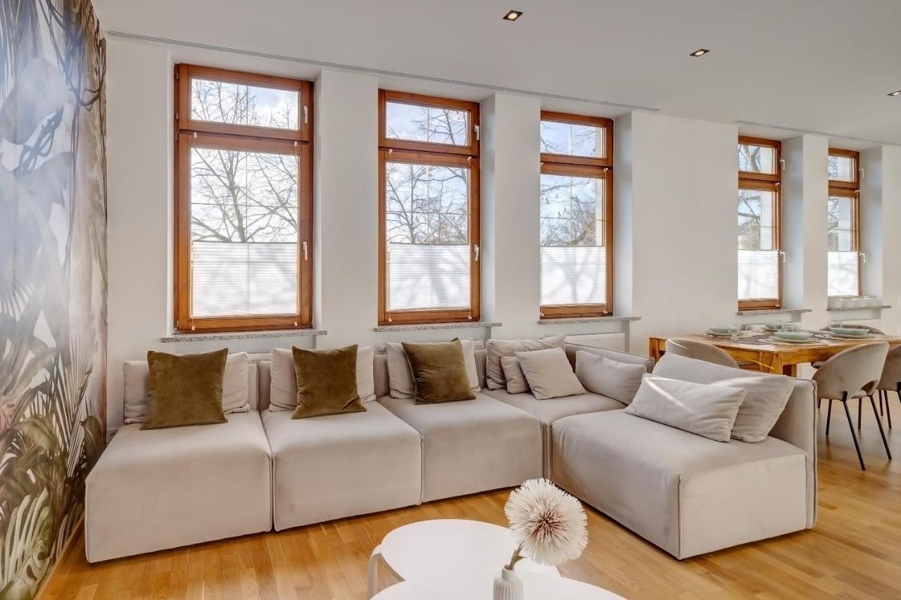 Kaza Guesthouse, Centrally Located 2 & 3 Bedroom Apartments In اوغسبورغ المظهر الخارجي الصورة