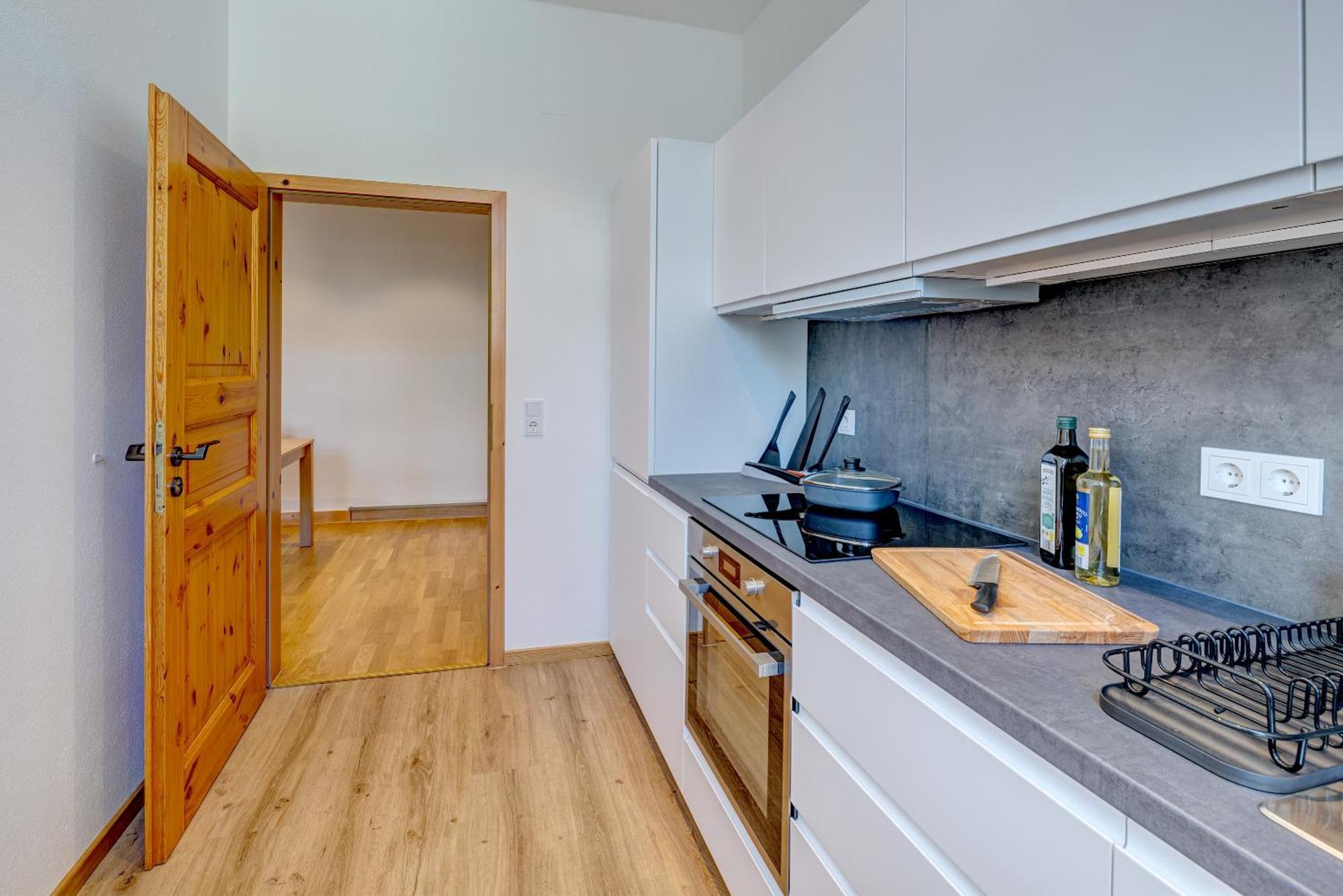 Kaza Guesthouse, Centrally Located 2 & 3 Bedroom Apartments In اوغسبورغ المظهر الخارجي الصورة