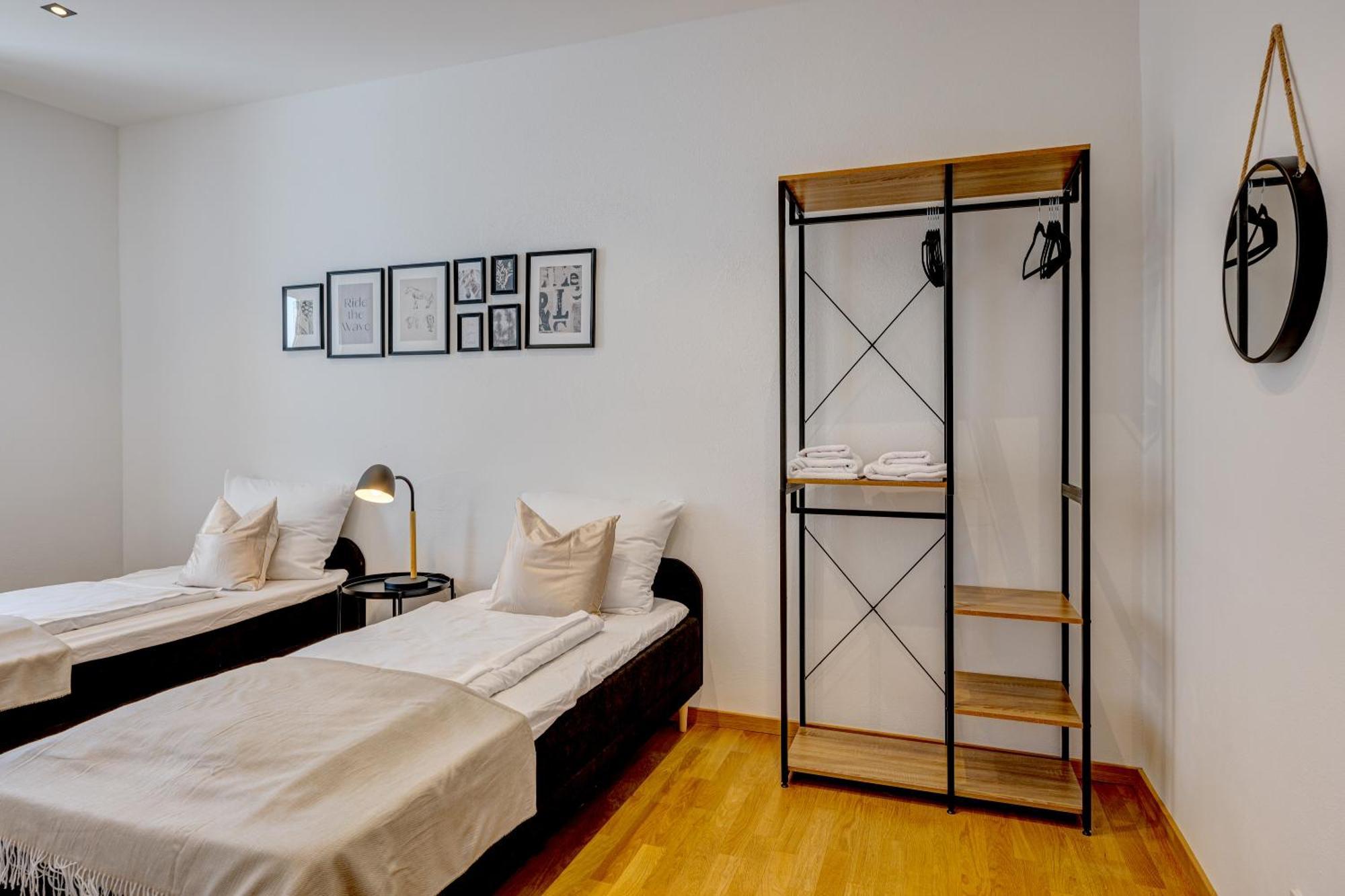 Kaza Guesthouse, Centrally Located 2 & 3 Bedroom Apartments In اوغسبورغ المظهر الخارجي الصورة
