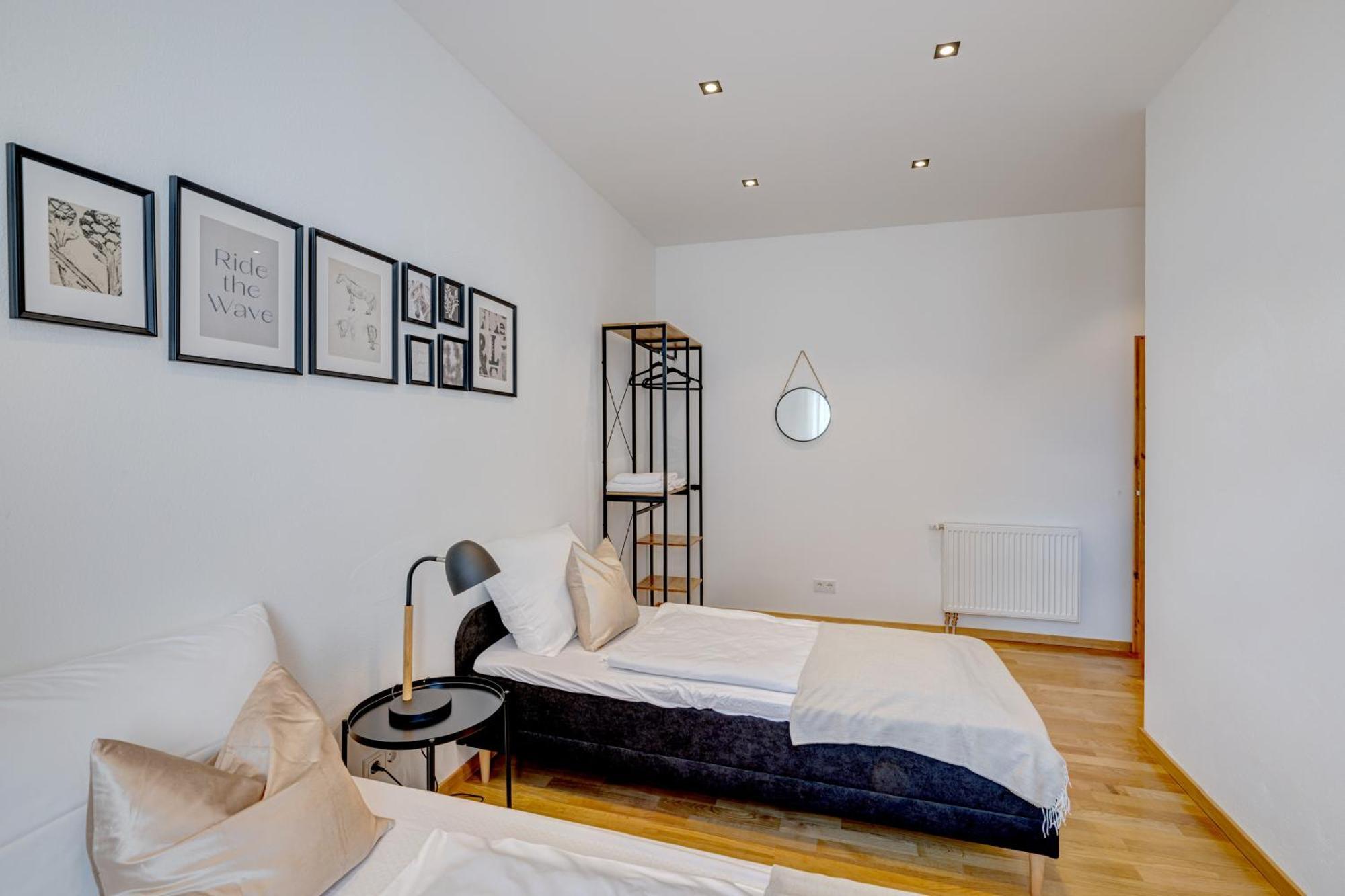 Kaza Guesthouse, Centrally Located 2 & 3 Bedroom Apartments In اوغسبورغ المظهر الخارجي الصورة
