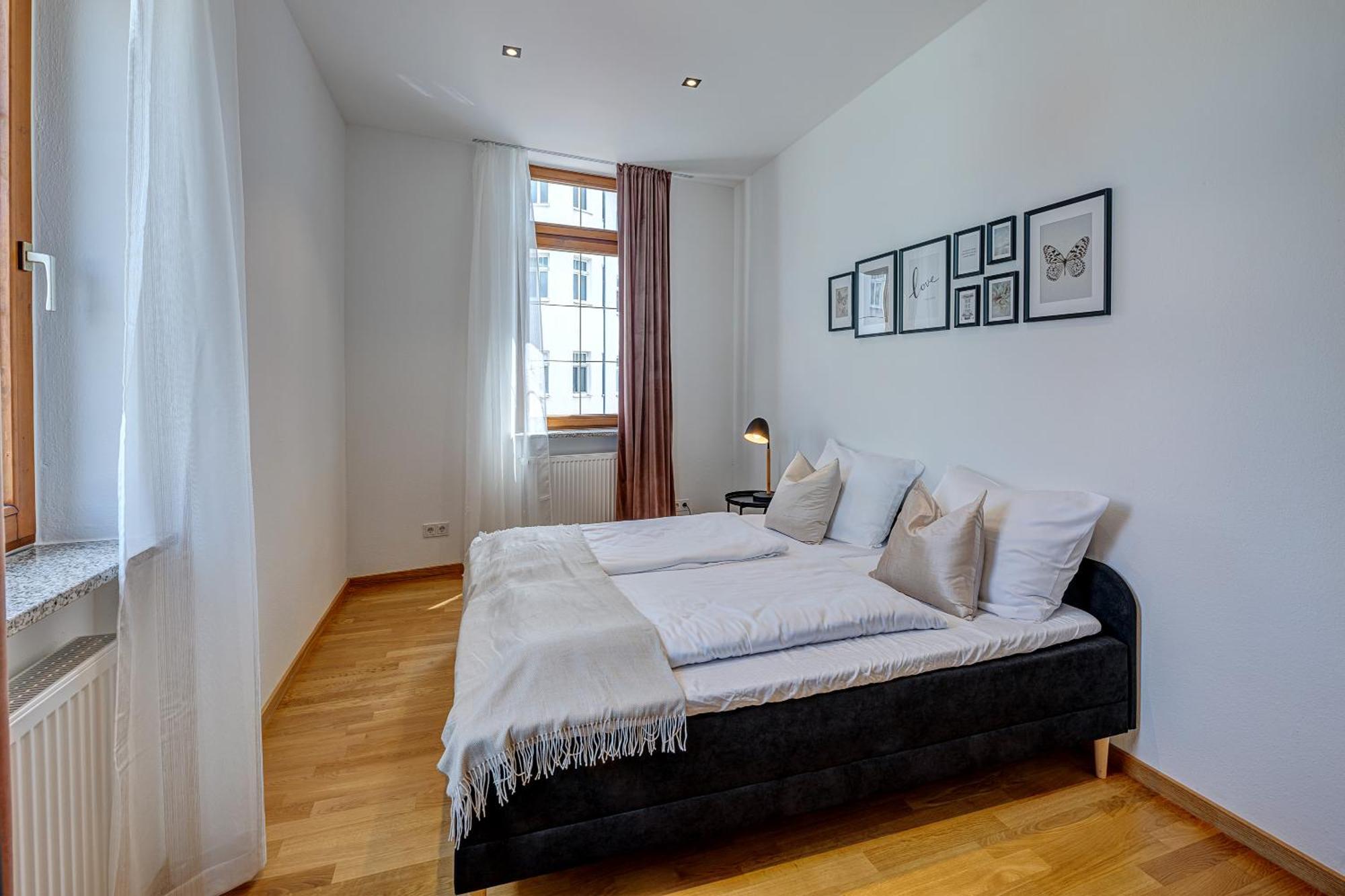 Kaza Guesthouse, Centrally Located 2 & 3 Bedroom Apartments In اوغسبورغ المظهر الخارجي الصورة