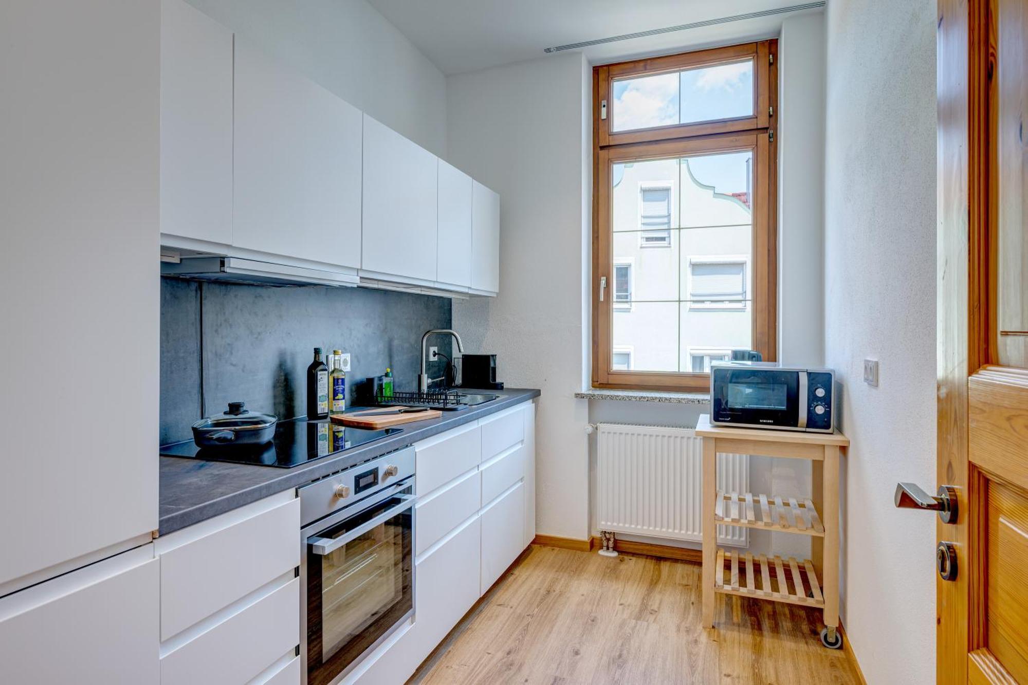 Kaza Guesthouse, Centrally Located 2 & 3 Bedroom Apartments In اوغسبورغ المظهر الخارجي الصورة